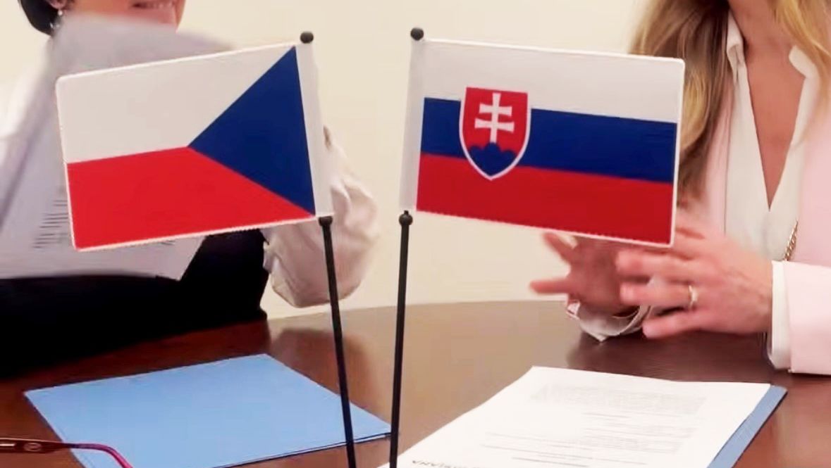 Podpis zmluvy o spolupráci pri organizovaní BIB a BAB